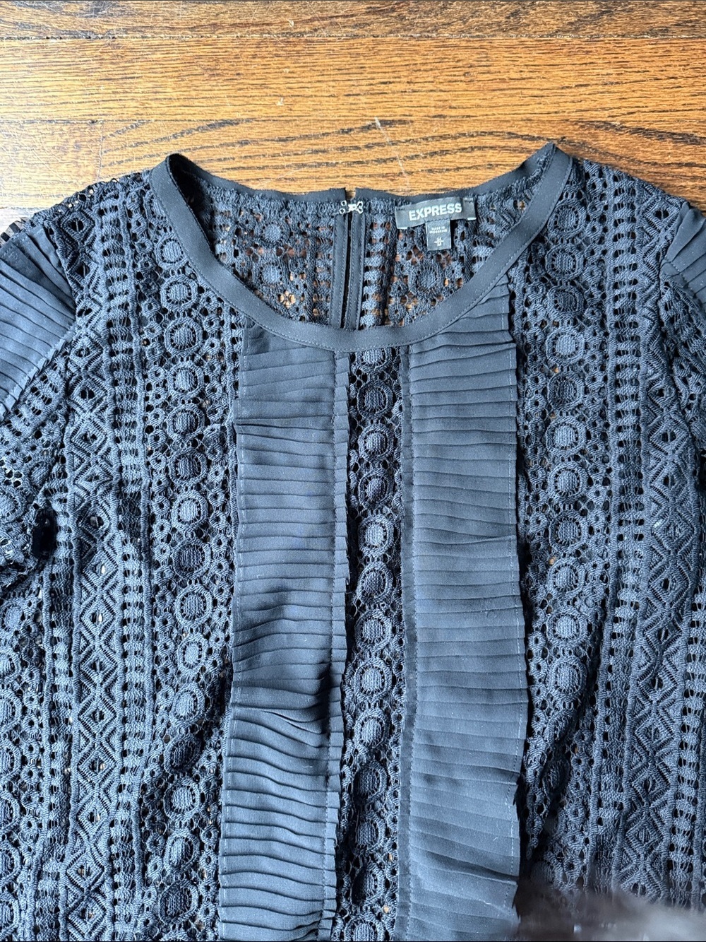 Express size M Lace-Panel Black Women's Top